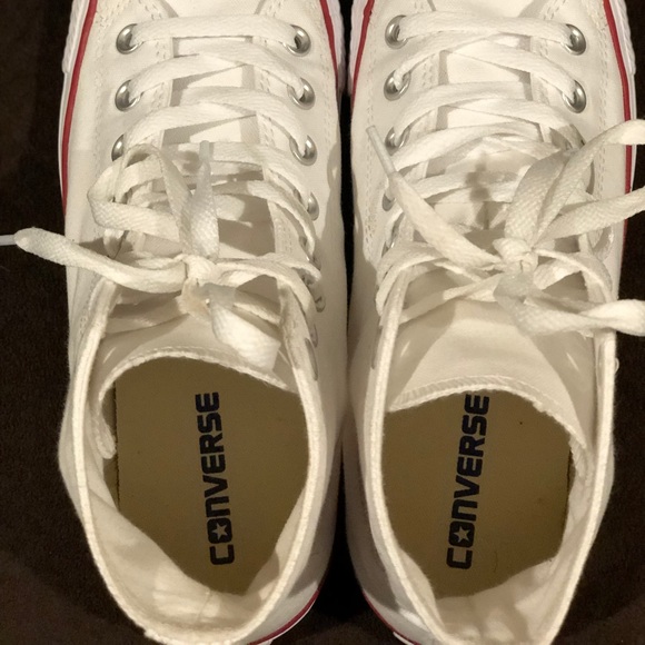 Converses - Picture 3 of 4